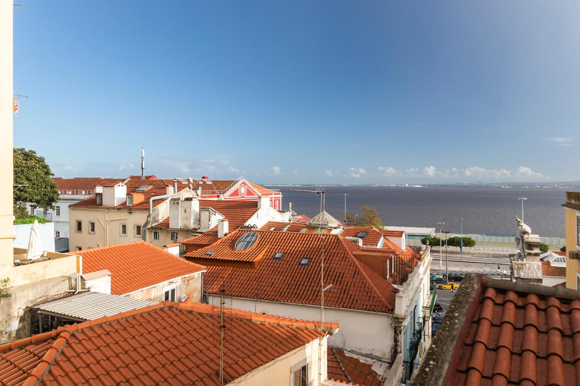 Delightful & Quirky With River Views Lisbon Exterior photo