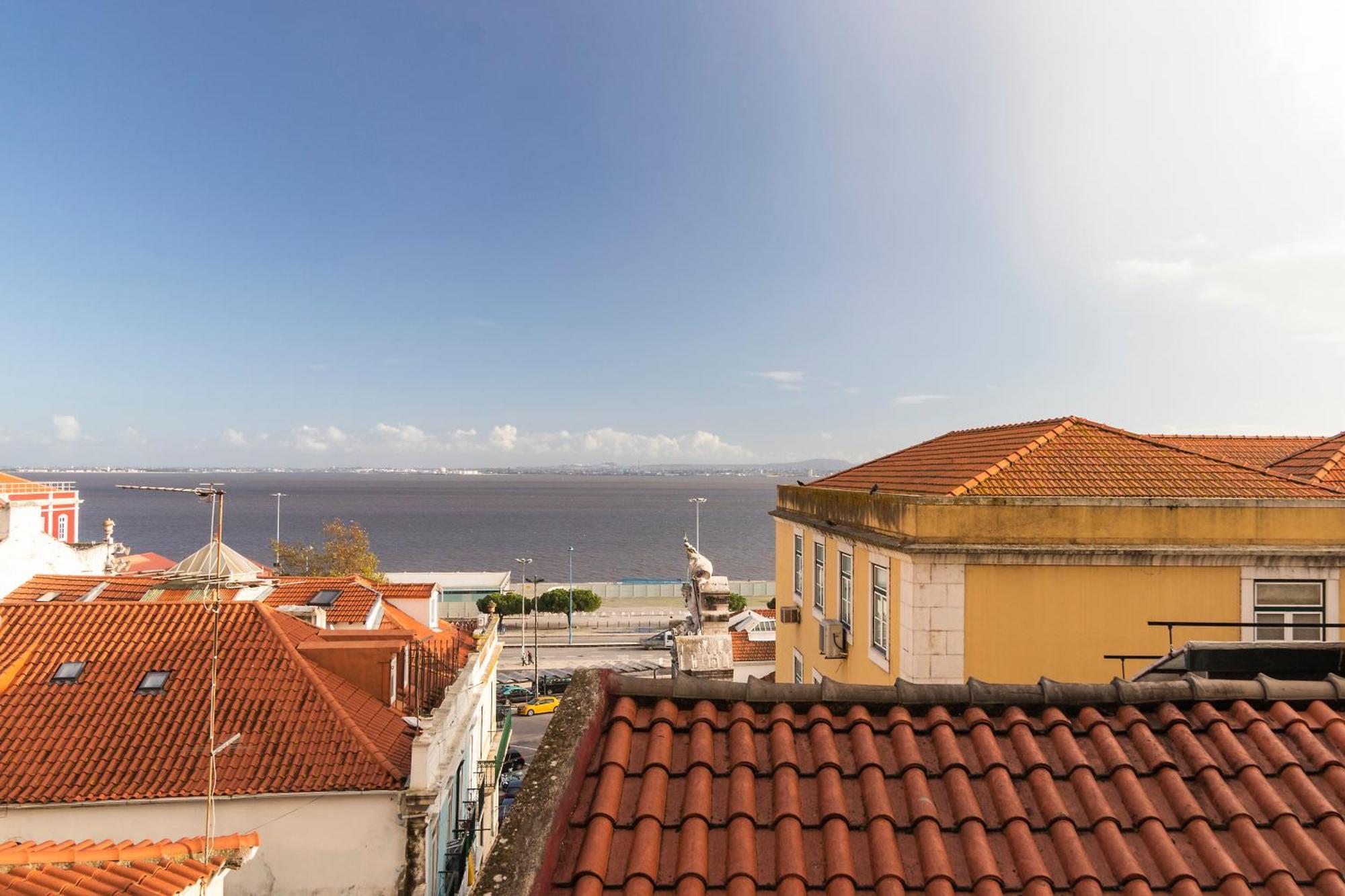 Delightful & Quirky With River Views Lisbon Exterior photo